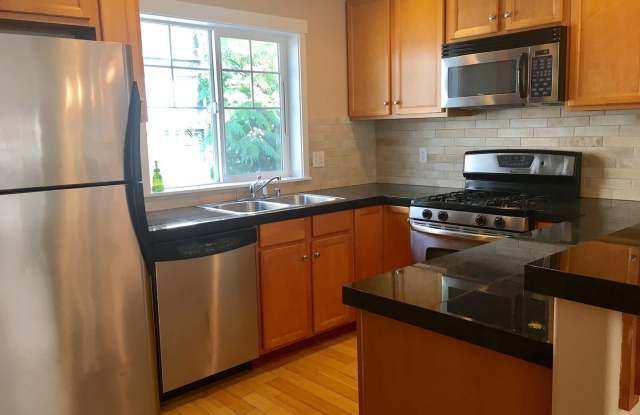 1136 15th Ave Unit B - 1136 15th Avenue, Seattle, WA 98122