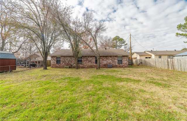 2 bedroom 2 bath duplex, 1 car garage Gallery 4