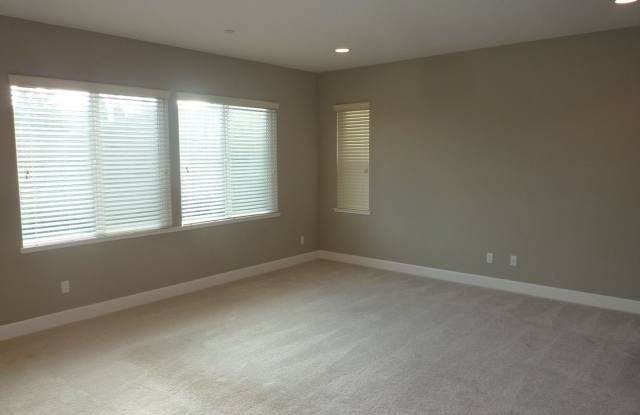 Beautiful 3-Bedroom, 2 Story Home in a Great Folsom Neighborhood Gallery 4