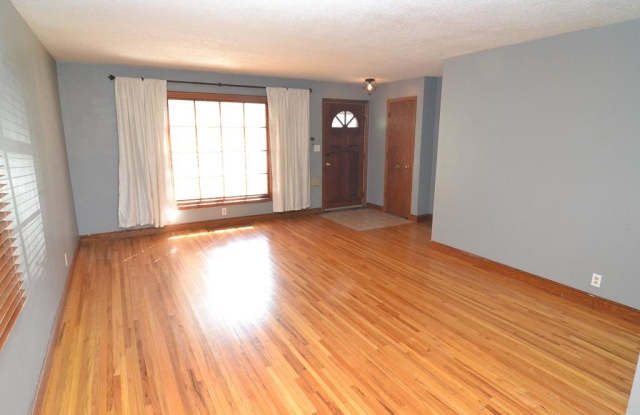 4620 Vallacher Avenue Gallery 2
