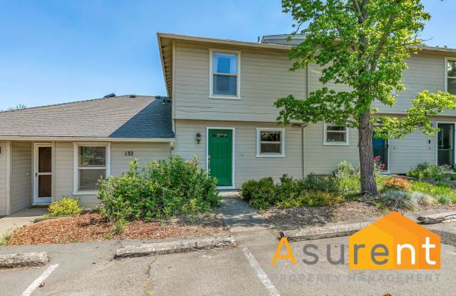 VR-010 132 S Mountain Ave 2 photos photos