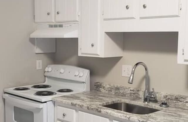 604 Arrington Avenue - Apt C - 604 Arrington Avenue, Rocky Mount, NC 27803