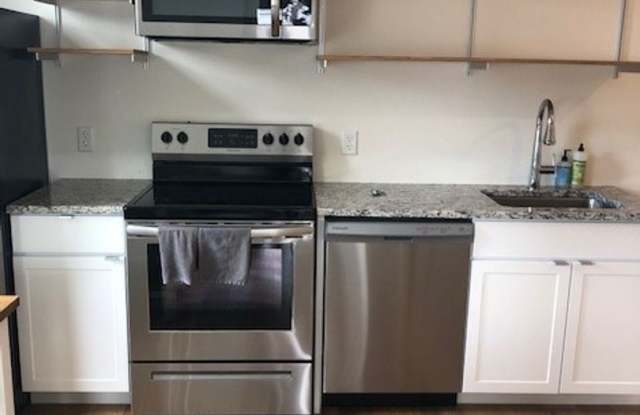 1BR/1BA Available Now!! Partially Furnished - Great Portland Location!! photos photos