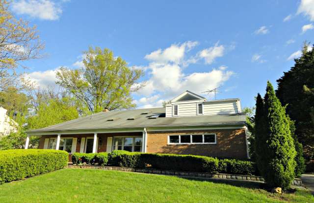 8111 BIRNAM WOOD DRIVE - 8111 Birnam Wood Drive, McLean, VA 22102
