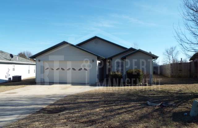 Beautiful 3BR Home in The Highlands with Community Pool Gallery 3