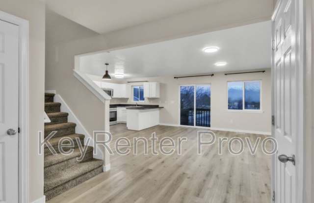 2004 N Churchill Rd photos photos