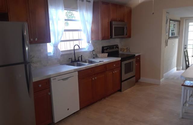 1416 SW 33 Court Gallery 4