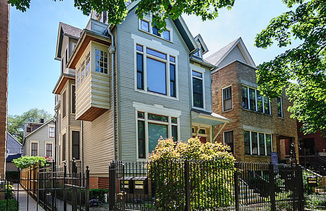 1429 West Roscoe Street - 1429 West Roscoe Street, Chicago, IL 60657