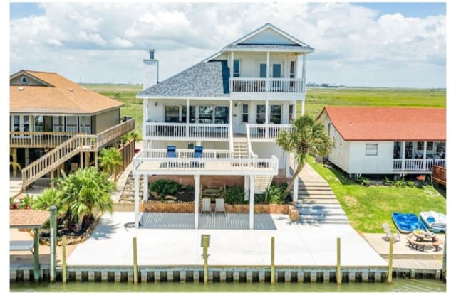 62 Marlin Avenue - 62 Marlin Avenue, Freeport, TX 77541