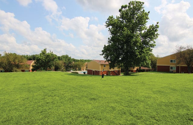 Raintree Apartments Gallery 2