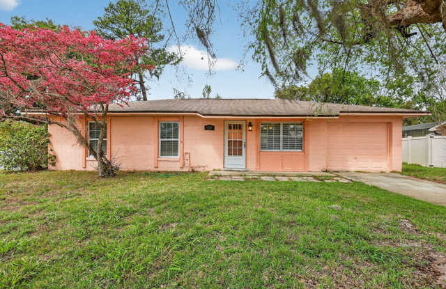 3 Bedroom Home in Tavares – Available Now! photos photos