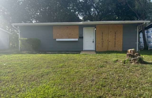 **LIMITED TIME**1/2 OFF SECURITY DEPOSIT** photos photos