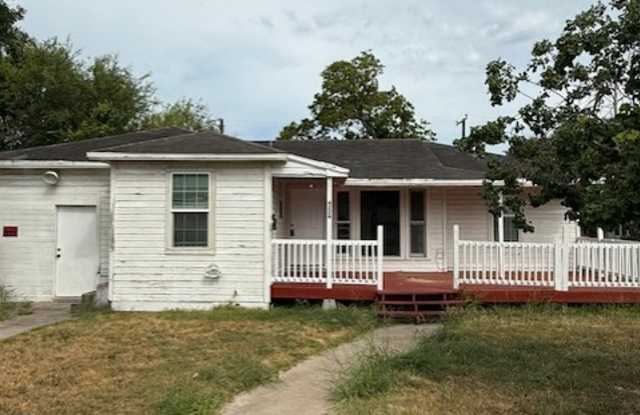 4226 Christie Street photos photos