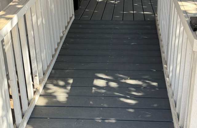 Charming 2BR House in Visalia Gallery 4
