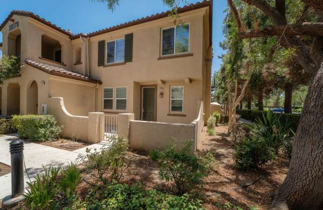 3 Bedroom Corner Town Home - 28378 Socorro Street, Murrieta, CA 92563