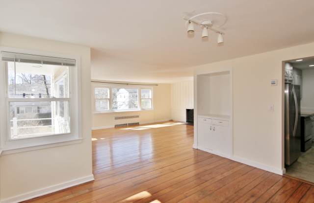 33 River Street Gallery 2