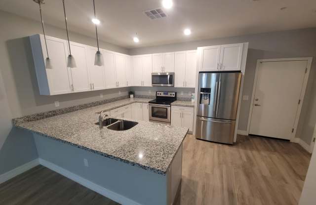 2821 S SKYLINE Drive Gallery 2