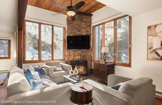 374 Meadow Ranch Road Gallery 4