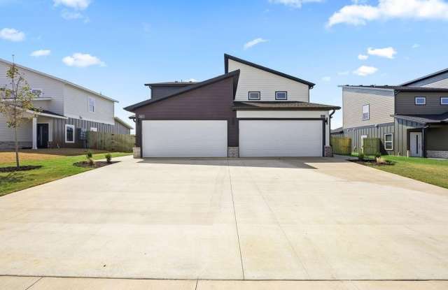 1801  SW Poigai  WY Unit #2 photos photos