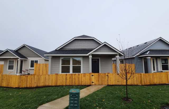 Single Level 3 Bed/2 Bath in NW Redmond - Upas Avenue photos photos
