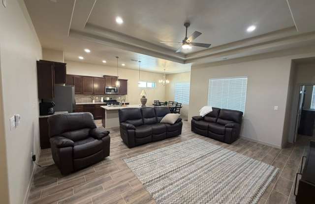 Fully Furnished All Bills Paid 3 Bedroom 2 Bath Home Gallery 3