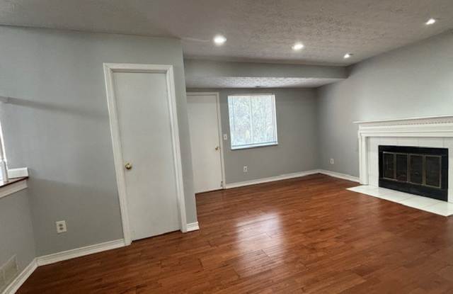 5910 Mcintyre Drive Gallery 4