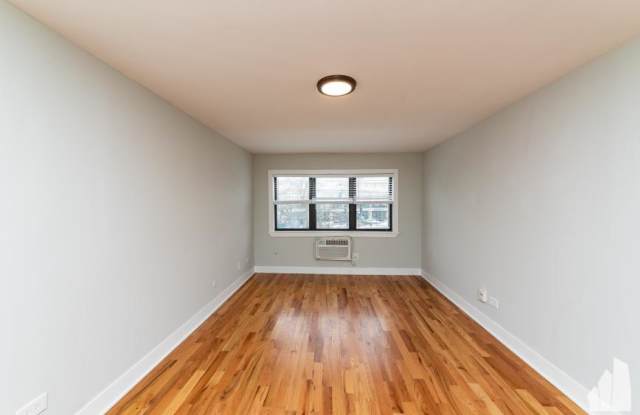 696 Elm Place - 696 Elm Place, Highland Park, IL 60035