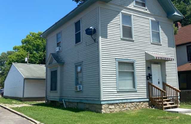 Very attractive 2BR 1/2 duplex photos photos