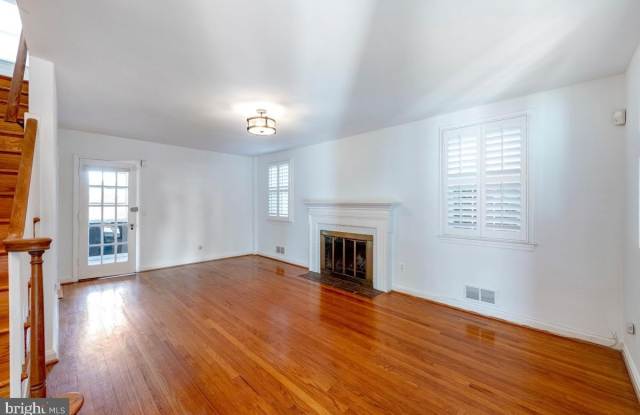 1133 KALMIA ROAD NW Gallery 4