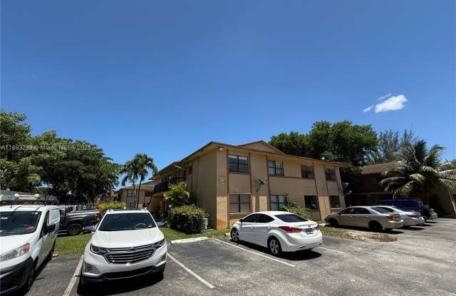2530 W 67th Pl - 2530 West 67th Place, Hialeah, FL 33016