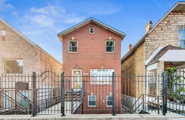 2002 W COULTER Street unit: G - 2002 West Coulter Street, Chicago, IL 60608