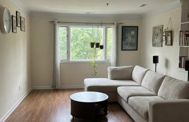 1306 Sayre Drive Gallery 2
