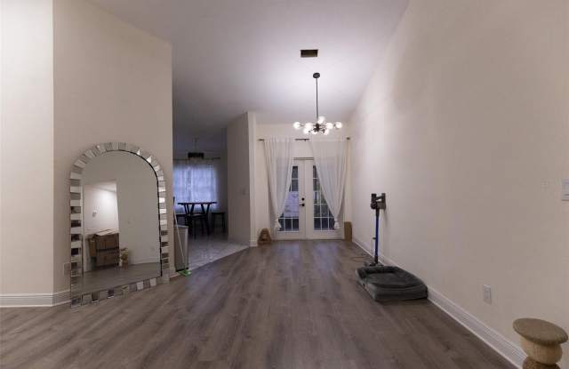 4610 N COUNTRY HILLS Court Gallery 2