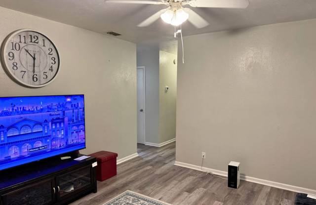 Cozy 3 Bed 1 Bath 1c Garage In Cityview! Gallery 3