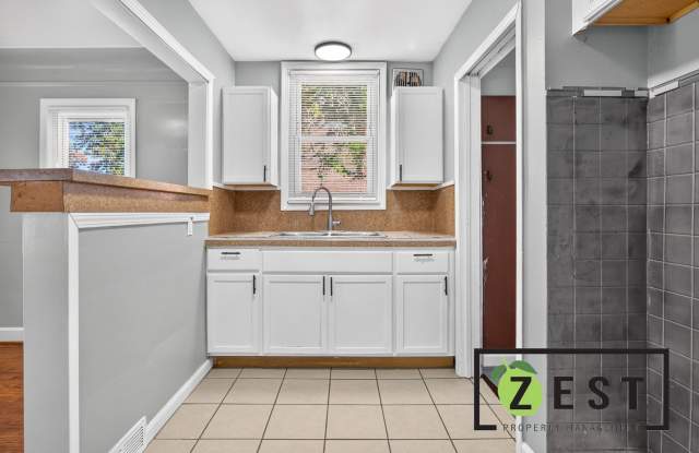OPEN HOUSE- Wednesday, October 28th 530pm-6pm! Amazing 3 Bed 1 Bath Gallery 3