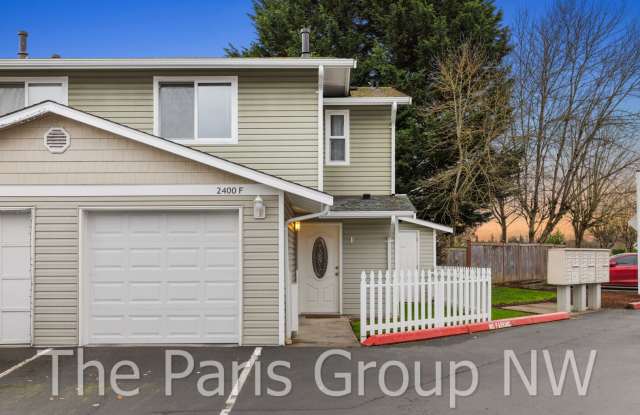 Delightful Double Suite TH *So Walkable! Updated, XL Backyard, Grg+2Pkg Spaces photos photos