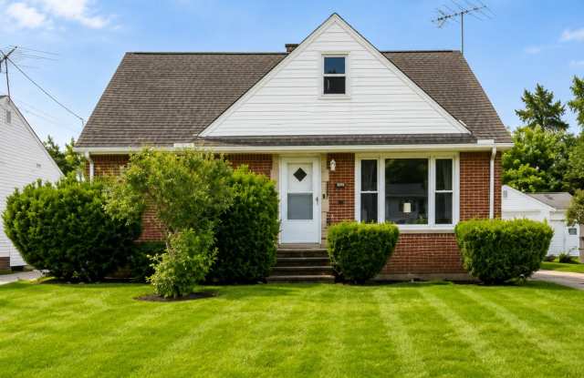 Charming 3BR Rental with Extra Living Space in Basement photos photos