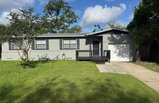 Ready Now! 4/2 Single Family Home in Arlington! photos photos