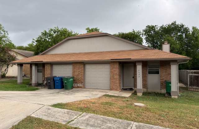UPDATED 3 BEDROOM 2 BATH DUPLEX IN NEISD photos photos
