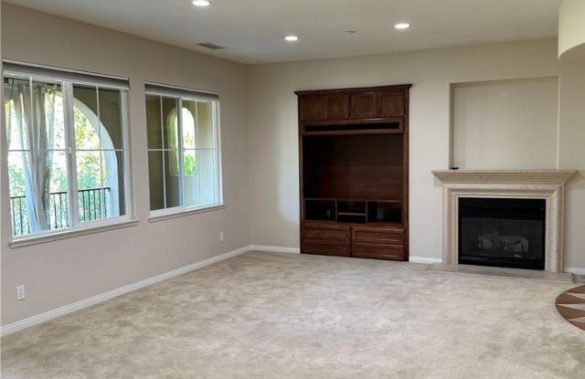 128 Roadrunner Gallery 4