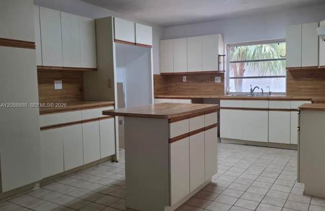 8404 SW 102nd Place, Miami, FL 33173 - 3951 photos photos