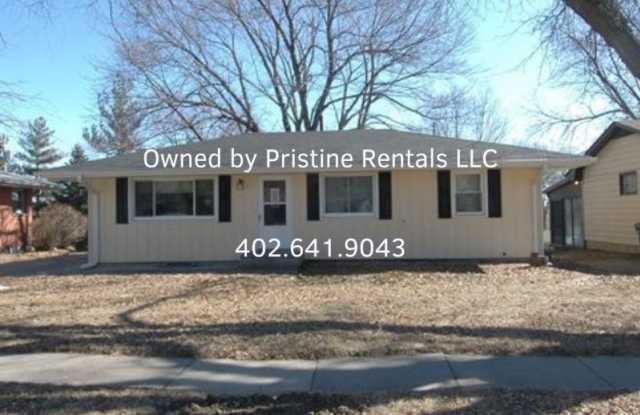 1260 Sunrise - 1260 Sunrise Drive, Seward, NE 68434