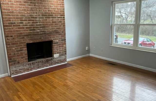 9312 Barrington Gallery 2