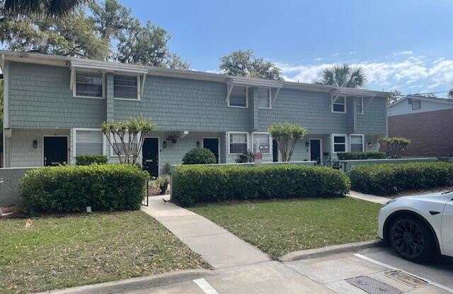 2941 CHEROKEE Avenue unit: 4 photos photos