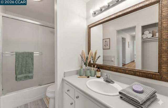 2091 Ascot Dr. Gallery 4