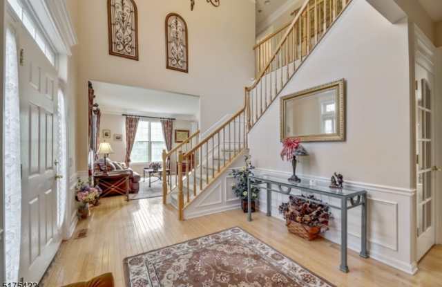 2 Bedford Dr Gallery 3
