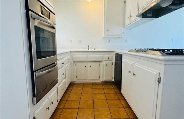 17598 Chestnut Street Gallery 3