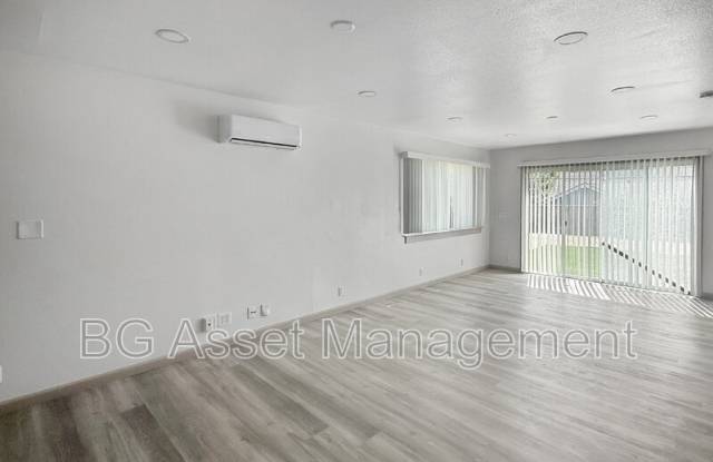 6524 Miles Ln Gallery 2