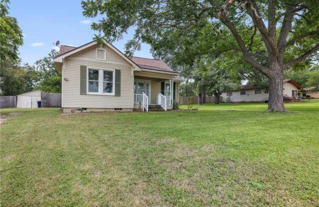 709 Burleson Gallery 4