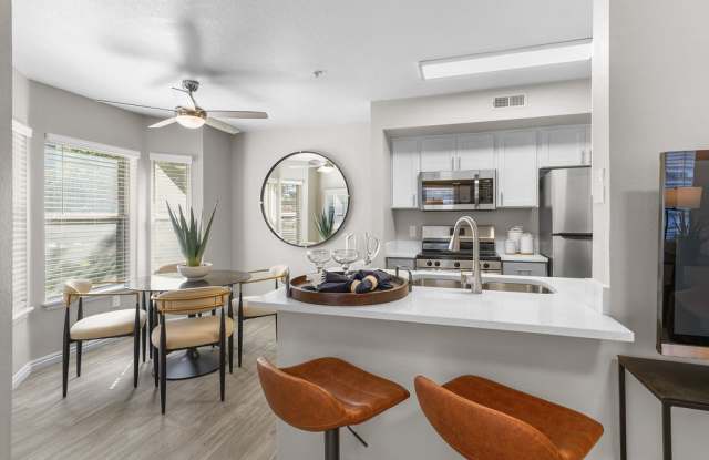 Remington Apartments photos photos